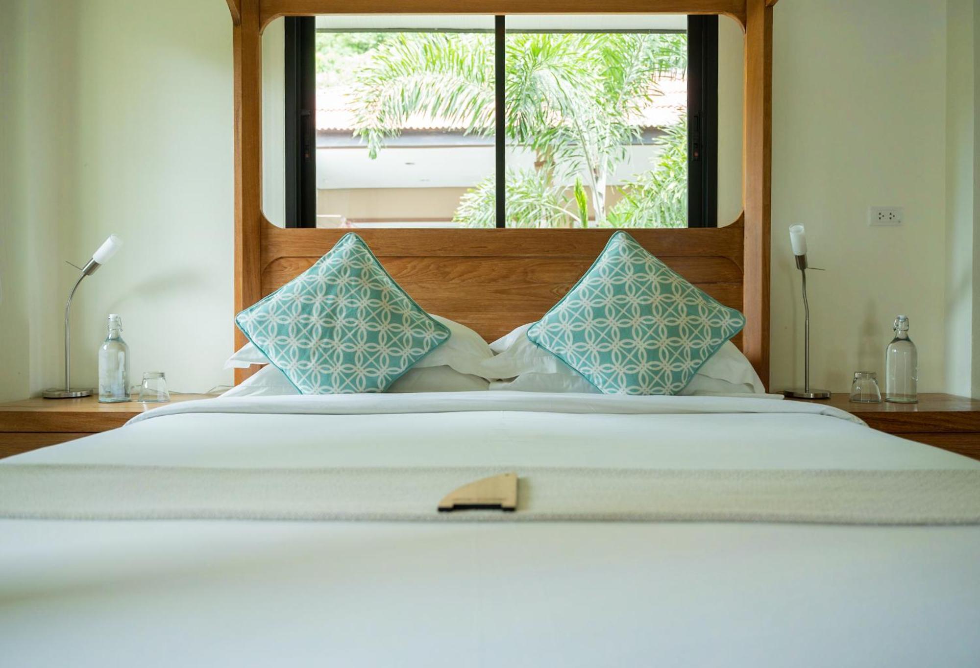 Hotel The Cove Panwa Beach Esterno foto