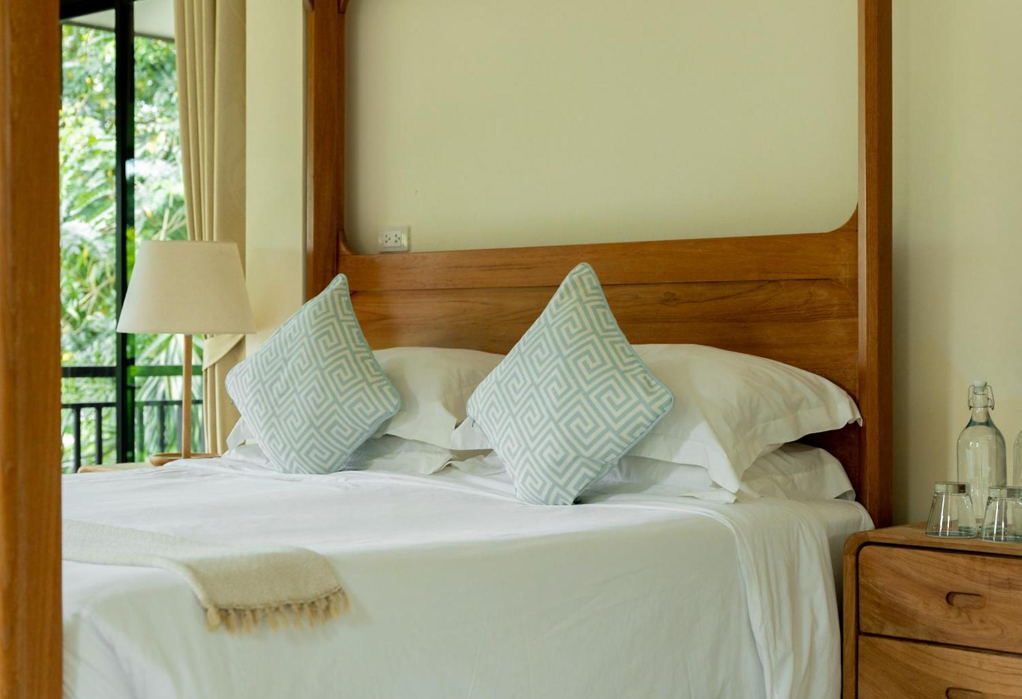 Hotel The Cove Panwa Beach Esterno foto