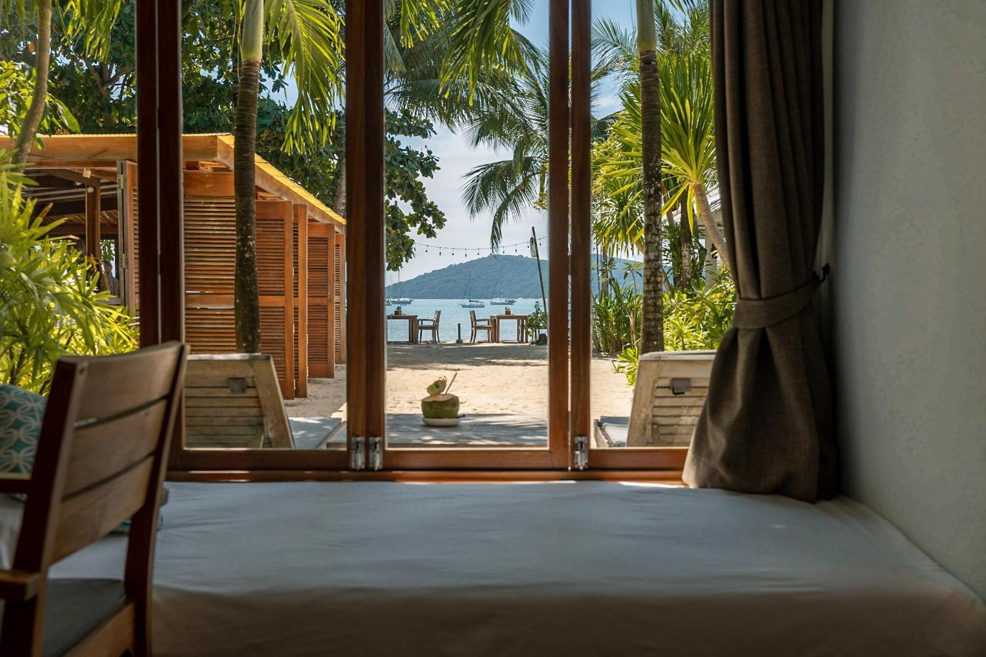 Hotel The Cove Panwa Beach Esterno foto